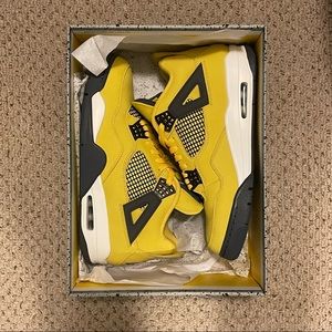 Jordan 4 Lightning